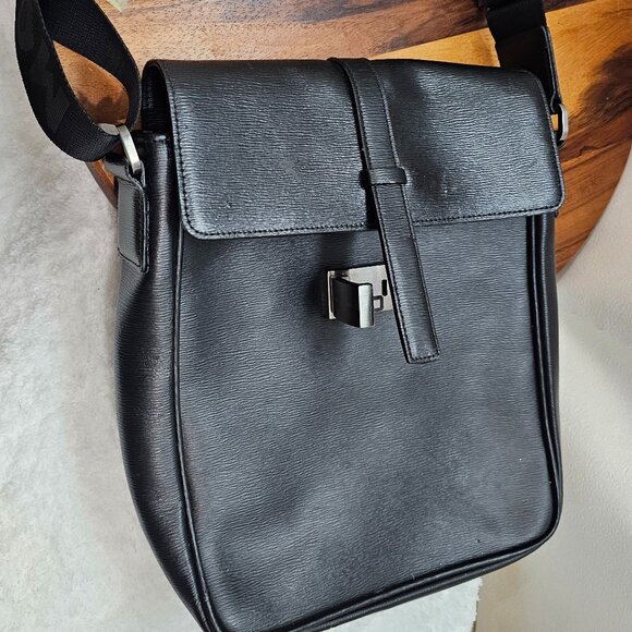 Montblanc Black Leather Crossbody Bag – Sleek, Structured, Luxury Design - Picture 8 of 16